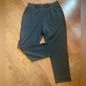 Women’s Rafaella comfort pants; size M; Black with white checkered pattern.